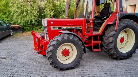 UNIVERZÁLIS FRONT HIDRAULIKA 2KAT TRAKTORHOZ 1500kg - PIROS (RAL 3000)