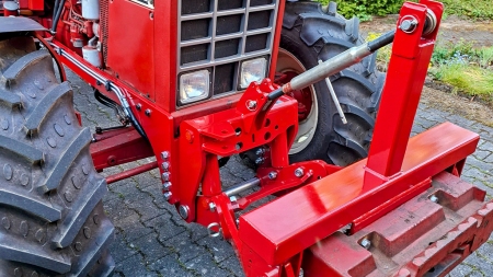 UNIVERZÁLIS FRONT HIDRAULIKA 2KAT TRAKTORHOZ 1500kg - PIROS (RAL 3000)